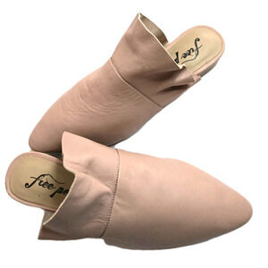 Free People Sienna Mules Size 6 -6.5 (36.5) Leather Ruffle Slides Pointy Pink